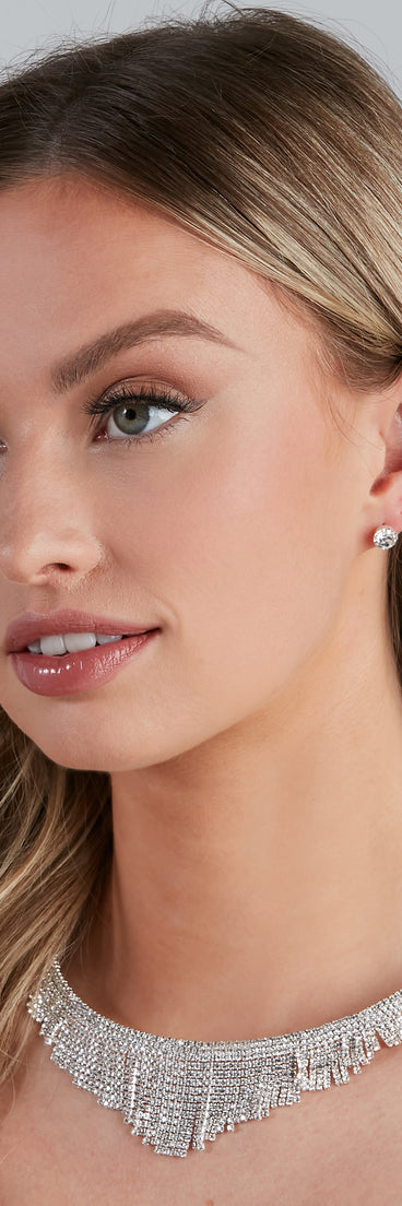 Sparkly Fringe Collar Stud Earring Set is the perfect Homecoming look pick with on-trend details to make the 2023 HOCO dance your most memorable event yet!