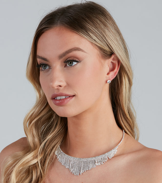 Sparkly Fringe Collar Stud Earring Set is the perfect Homecoming look pick with on-trend details to make the 2023 HOCO dance your most memorable event yet!