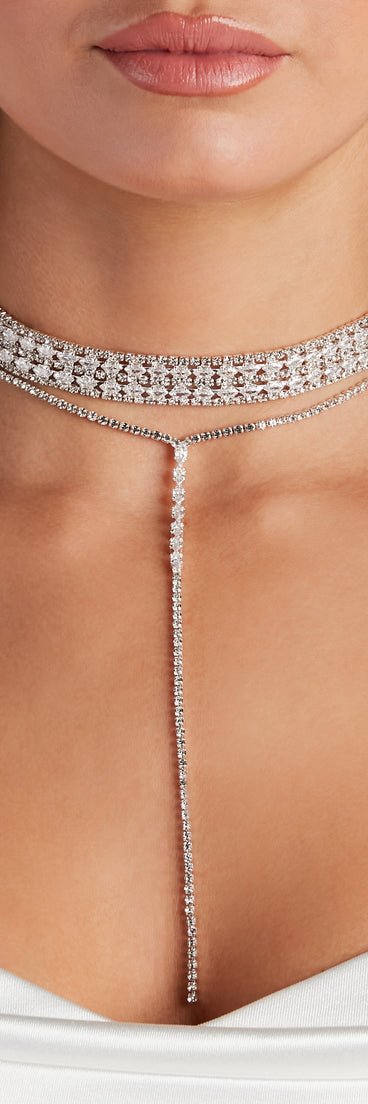 Love For Glam Choker And Necklace is the perfect Homecoming look pick with on-trend details to make the 2023 HOCO dance your most memorable event yet!