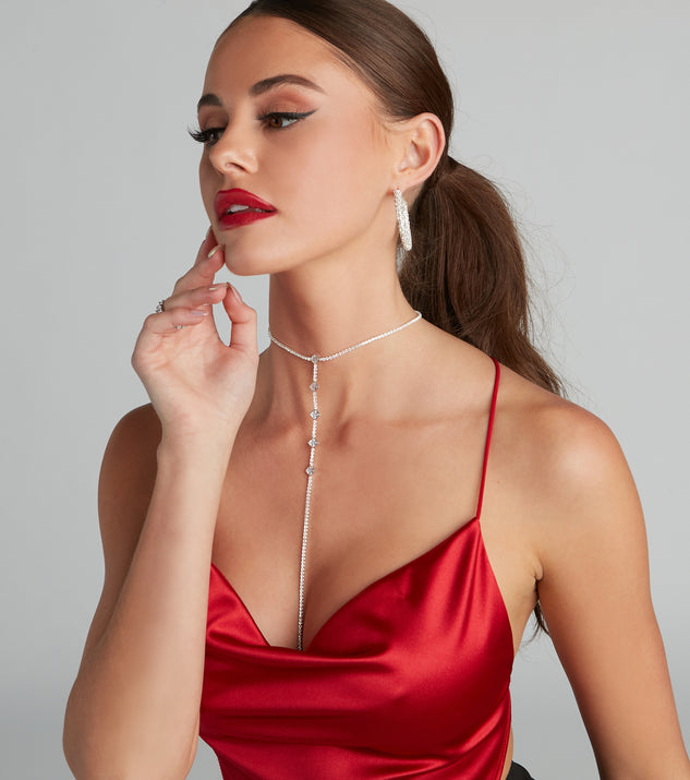 With Radiate In Rhinestone T-Necklace as your homecoming jewelry or accessories, your 2023 Homecoming dress look will be fire!