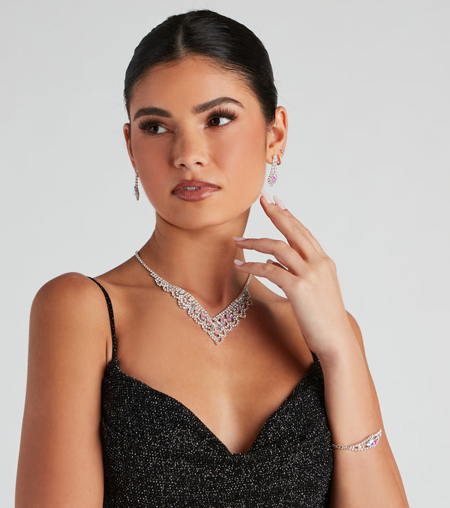 Rhinestone Statement Necklace Set is the perfect Homecoming look pick with on-trend details to make the 2023 HOCO dance your most memorable event yet!