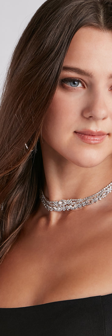 With True Elegance Rhinestone Choker Necklace Set as your homecoming jewelry or accessories, your 2023 Homecoming dress look will be fire!