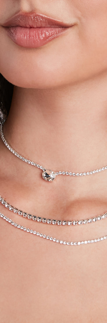 With Luxe Radiant Rhinestone Choker Necklace as your homecoming jewelry or accessories, your 2023 Homecoming dress look will be fire!