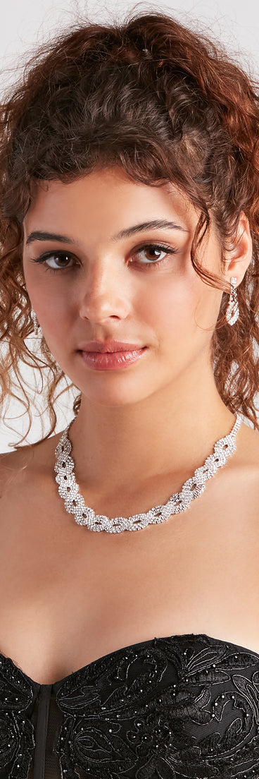 With Sparkle Season Rhinestone Necklace And Earrings Set as your homecoming jewelry or accessories, your 2023 Homecoming dress look will be fire!
