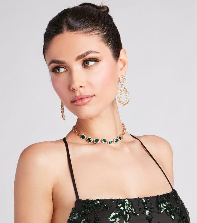 With In The Mood For Glamour Gemstone Choker Necklace as your homecoming jewelry or accessories, your 2023 Homecoming dress look will be fire!