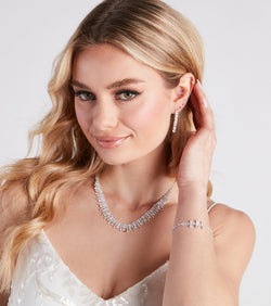 With Elegant Energy Rhinestone Jewelry Set as your homecoming jewelry or accessories, your 2023 Homecoming dress look will be fire!