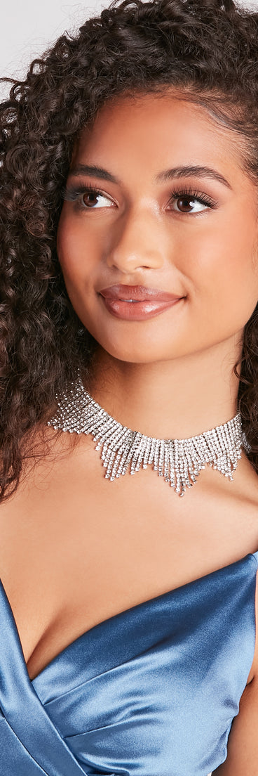 With Glam Intentions Rhinestone Fringe Choker as your homecoming jewelry or accessories, your 2023 Homecoming dress look will be fire!