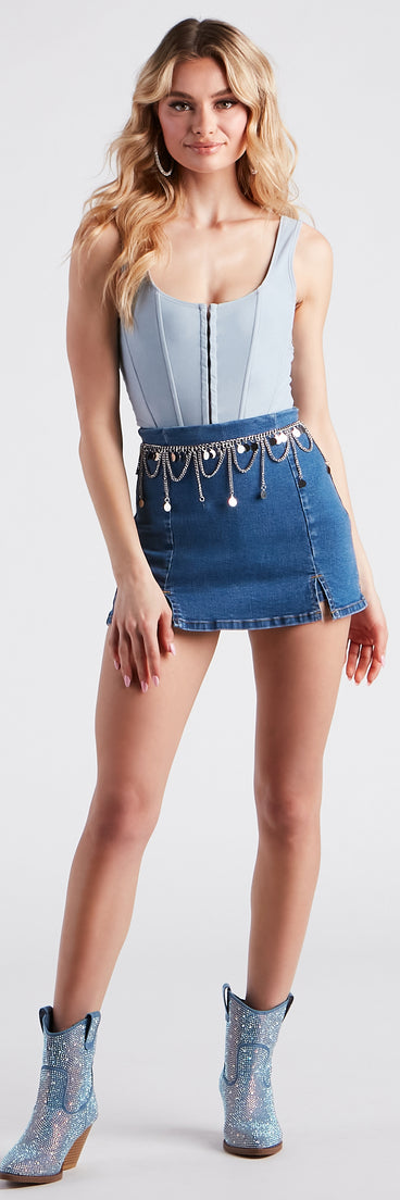 Flirty Festival Vibes Belly Chain is a fire pick to create 2023 festival outfits, concert dresses, outfits for raves, or to complete your best party outfits or clubwear!