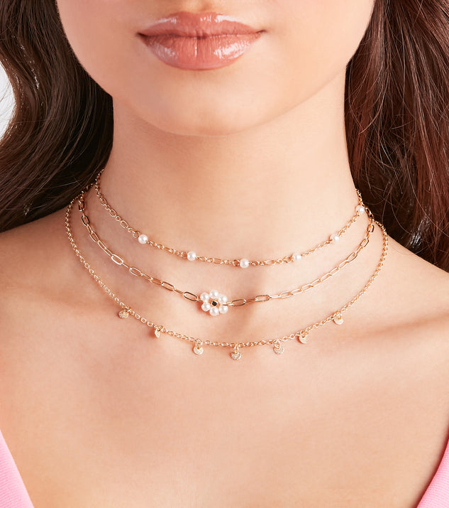Feelin' Trendy Charm Choker Necklace Set is a fire pick to create 2023 festival outfits, concert dresses, outfits for raves, or to complete your best party outfits or clubwear!