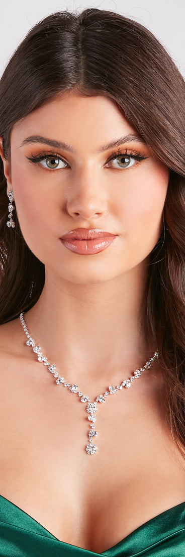 Chic And Radiant Rhinestone Necklace And Earrings Set