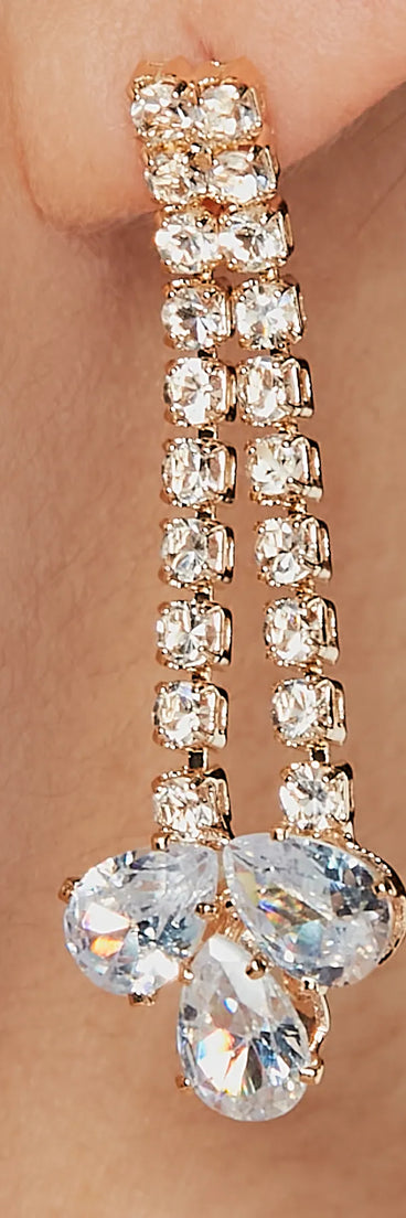 Homecoming jewelry and accessories like the Elegant Energy Rhinestone Necklace And Earrings Set provide the finishing touch to help you dazzle at HOCO 2024!