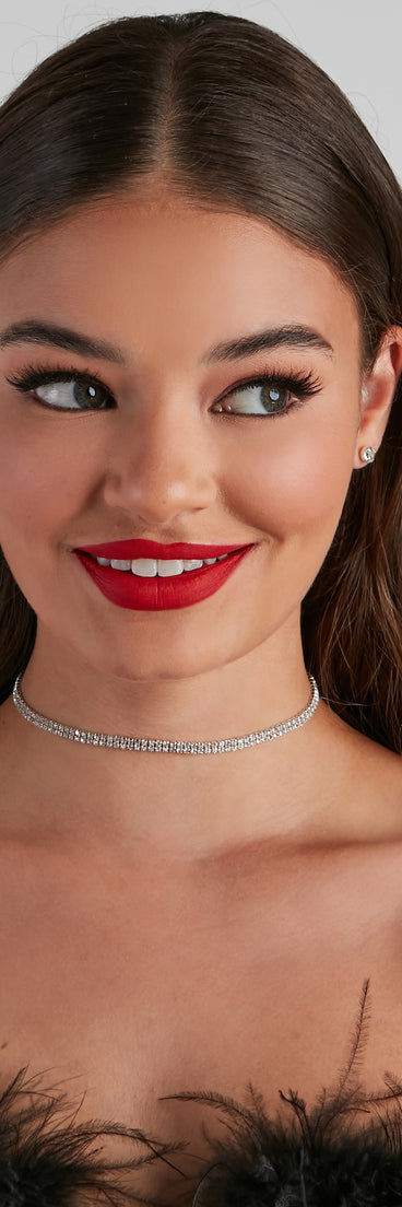 Twice Upon A Rhine Choker is the perfect Homecoming look pick with on-trend details to make the 2023 HOCO dance your most memorable event yet!