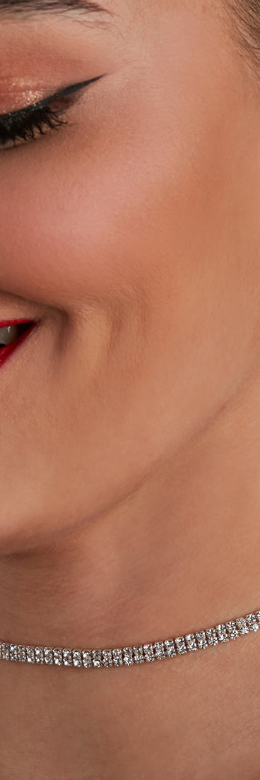 Twice Upon A Rhine Choker is the perfect Homecoming look pick with on-trend details to make the 2023 HOCO dance your most memorable event yet!