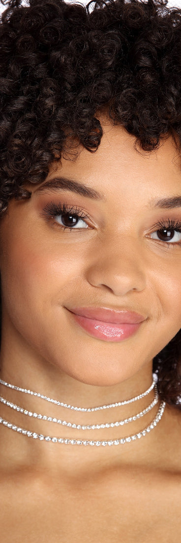 Layer On Rhinestone Choker Set is the perfect Homecoming look pick with on-trend details to make the 2023 HOCO dance your most memorable event yet!