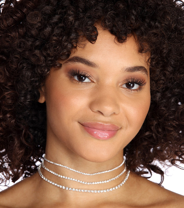 Layer On Rhinestone Choker Set is the perfect Homecoming look pick with on-trend details to make the 2023 HOCO dance your most memorable event yet!