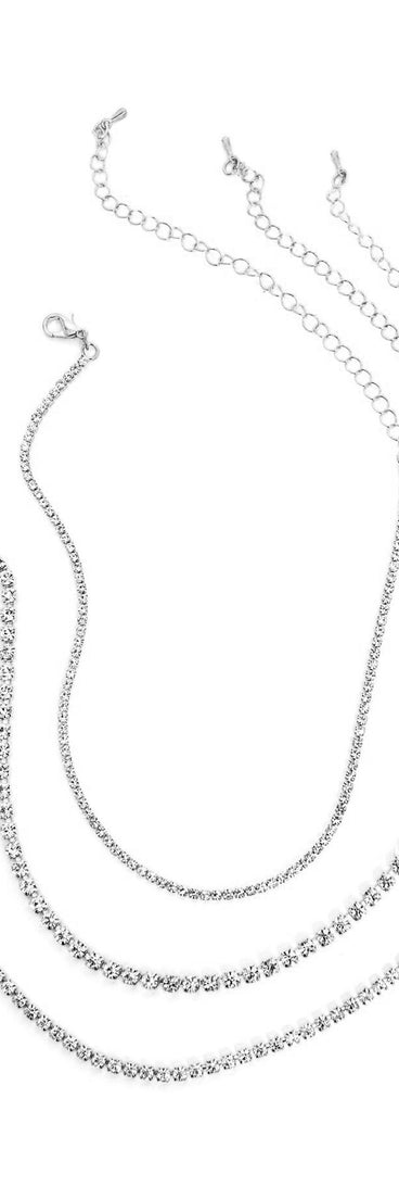 Layer On Rhinestone Choker Set is the perfect Homecoming look pick with on-trend details to make the 2023 HOCO dance your most memorable event yet!