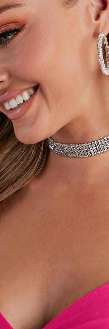 Simple Glam Rhinestone Choker is a trendy pick to create 2023 festival outfits, festival dresses, outfits for concerts or raves, and complete your best party outfits!