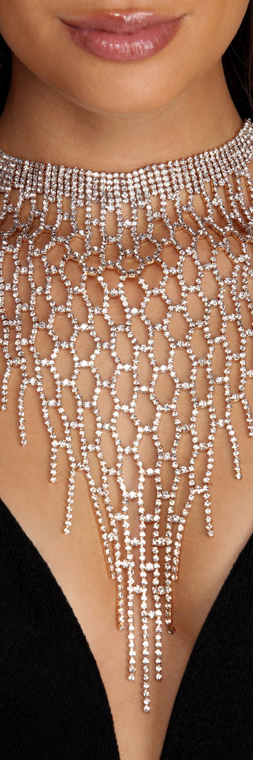 Shimmering Beauty Choker Necklace is the perfect Homecoming look pick with on-trend details to make the 2023 HOCO dance your most memorable event yet!