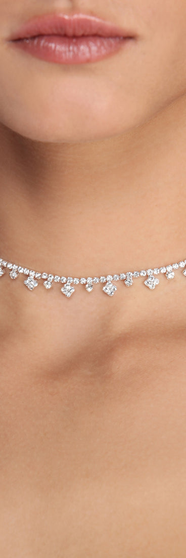 Little Details Dainty Rhinestone Choker is the perfect Homecoming look pick with on-trend details to make the 2023 HOCO dance your most memorable event yet!