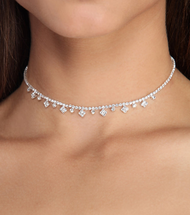 Little Details Dainty Rhinestone Choker is the perfect Homecoming look pick with on-trend details to make the 2023 HOCO dance your most memorable event yet!