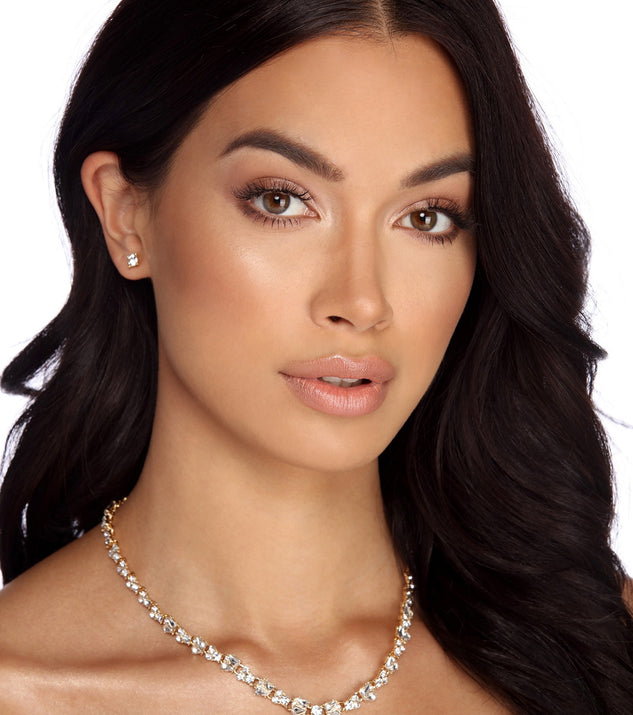 Drippin' Rhine Necklace & Stud Earrings is the perfect Homecoming look pick with on-trend details to make the 2023 HOCO dance your most memorable event yet!