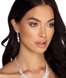 Glamour Tear Drop Necklace And Earrings Set is the perfect Homecoming look pick with on-trend details to make the 2023 HOCO dance your most memorable event yet!