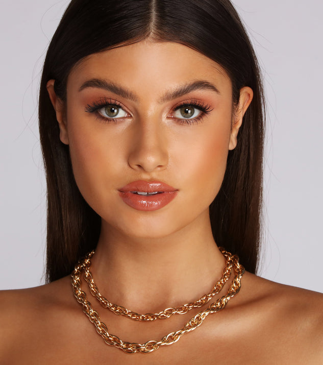 Chunky Chain Link Necklaces is a trendy pick to create 2023 festival outfits, festival dresses, outfits for concerts or raves, and complete your best party outfits!