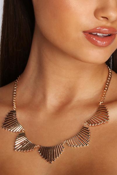 Bringing The Luxe Necklace is a trendy pick to create 2023 festival outfits, festival dresses, outfits for concerts or raves, and complete your best party outfits!