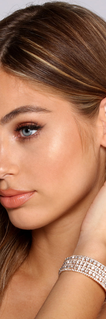 She's Stacked Rhinestone Cuff is the perfect Homecoming look pick with on-trend details to make the 2023 HOCO dance your most memorable event yet!