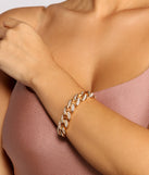 With Chunky Chain Link Rhinestone Bracelet as your homecoming jewelry or accessories, your 2023 Homecoming dress look will be fire!