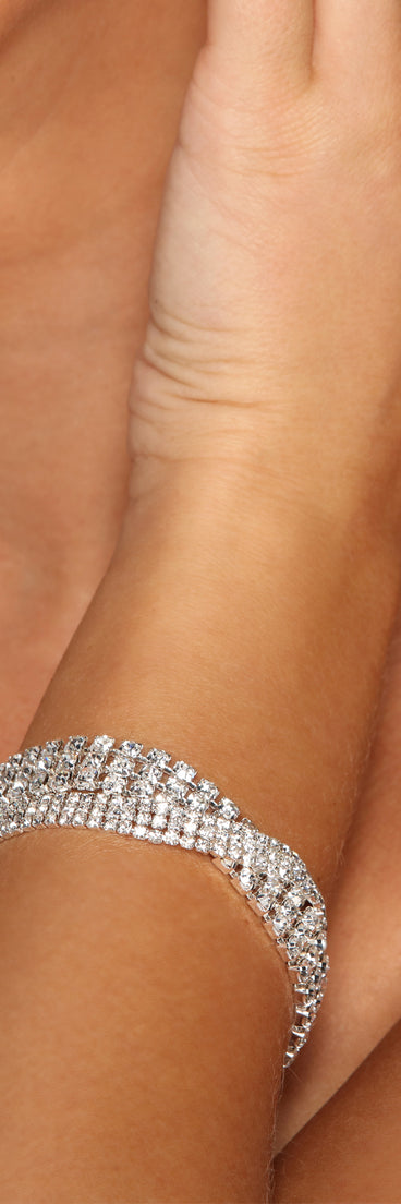 With Glam Girl Cubic Zirconia Bracelet as your homecoming jewelry or accessories, your 2023 Homecoming dress look will be fire!