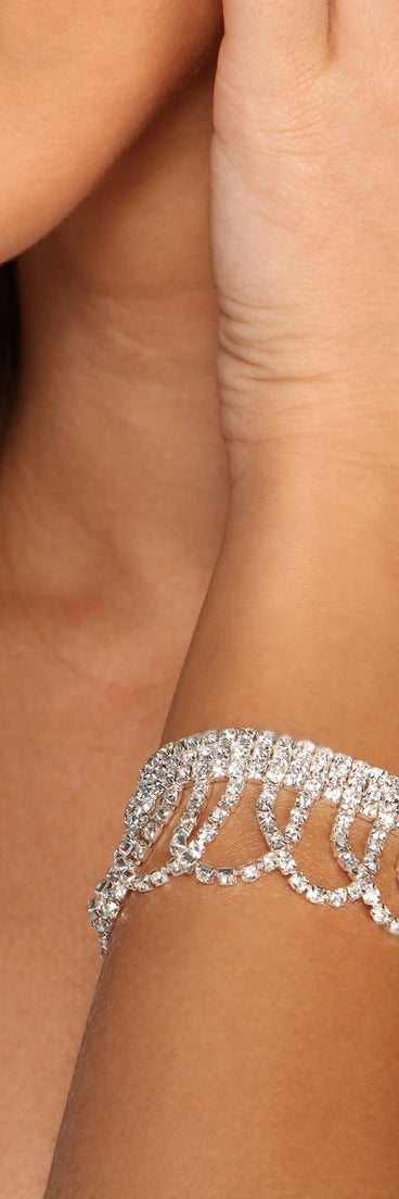 With Elegant And Chic Rhinestone Bracelet as your homecoming jewelry or accessories, your 2023 Homecoming dress look will be fire!