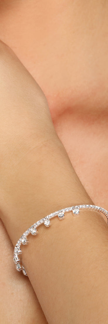 Touch of Shine Rhinestone Drop Cuff is the perfect Homecoming look pick with on-trend details to make the 2023 HOCO dance your most memorable event yet!