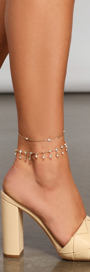 Trendy Details Rhinestone Anklet Set is a trendy pick to create 2023 festival outfits, festival dresses, outfits for concerts or raves, and complete your best party outfits!