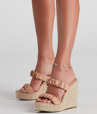 Wing It Butterfly Charm Anklet is a trendy pick to create 2023 festival outfits, festival dresses, outfits for concerts or raves, and complete your best party outfits!