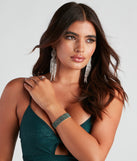 Bling On The Glam Stretch Bracelet is the perfect Homecoming look pick with on-trend details to make the 2023 HOCO dance your most memorable event yet!