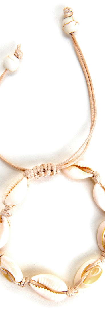 Sea Shell Bolo Bracelet is a trendy pick to create 2023 festival outfits, festival dresses, outfits for concerts or raves, and complete your best party outfits!