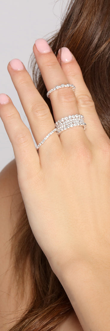 With Stunning Sparkle Three-Pack Ring Set as your homecoming jewelry or accessories, your 2023 Homecoming dress look will be fire!