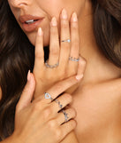 With True Queen Seven Ring Pack as your homecoming jewelry or accessories, your 2023 Homecoming dress look will be fire!