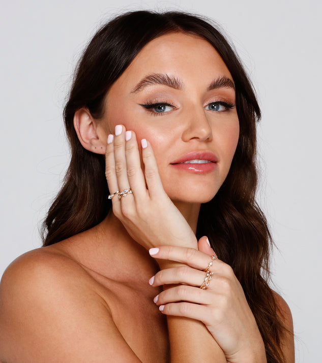 Dainty And Glam Rhinestone Ring Set is the perfect Homecoming look pick with on-trend details to make the 2023 HOCO dance your most memorable event yet!