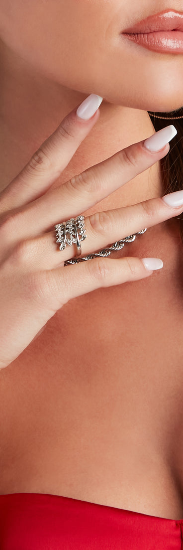 Dainty And Chic Statement Ring is a trendy pick to create 2023 festival outfits, festival dresses, outfits for concerts or raves, and complete your best party outfits!