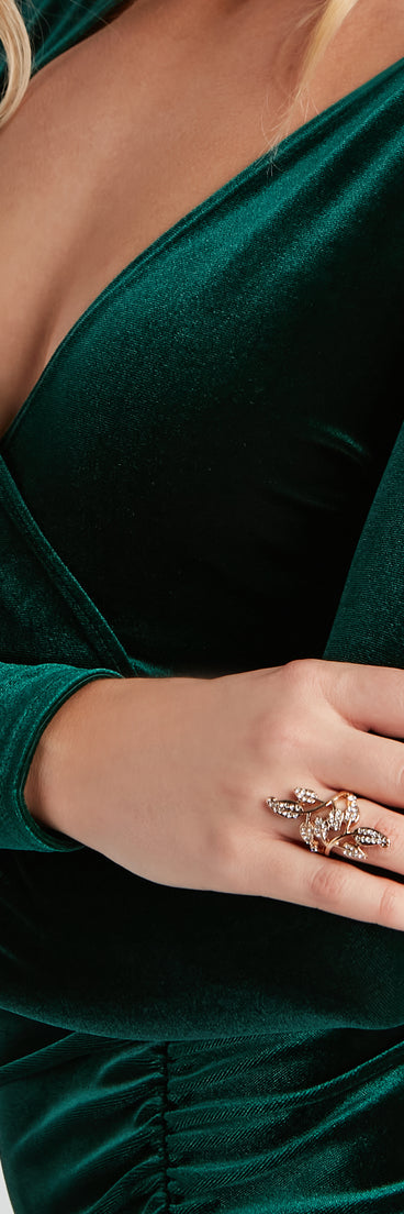 Always Artsy Leaf Statement Ring creates the perfect New Year’s Eve Outfit or new years dress with stylish details in the latest trends to ring in 2023!