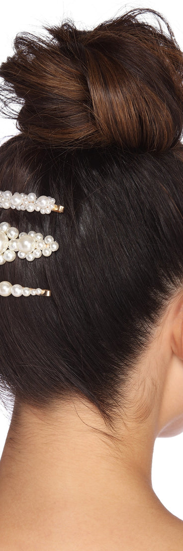 Elegant In Pearls Bobby Pin Set is the perfect Homecoming look pick with on-trend details to make the 2023 HOCO dance your most memorable event yet!