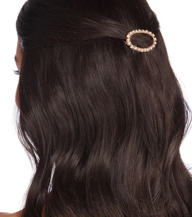 Oval Rhinestone Barrette is the perfect Homecoming look pick with on-trend details to make the 2023 HOCO dance your most memorable event yet!