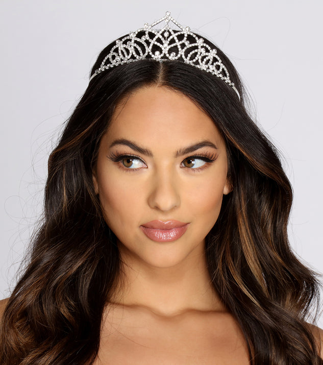 Straight Royalty Rhinestone Tiara is the perfect Homecoming look pick with on-trend details to make the 2023 HOCO dance your most memorable event yet!