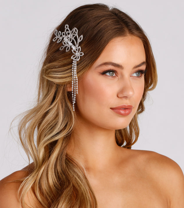 Floral Beauty Rhinestone Hair Comb is the perfect Homecoming look pick with on-trend details to make the 2023 HOCO dance your most memorable event yet!