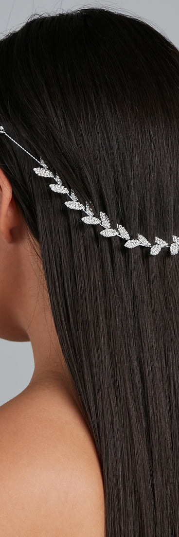 Grecian Chic Leaf Rhinestone Hair Drape is the perfect Homecoming look pick with on-trend details to make the 2023 HOCO dance your most memorable event yet!