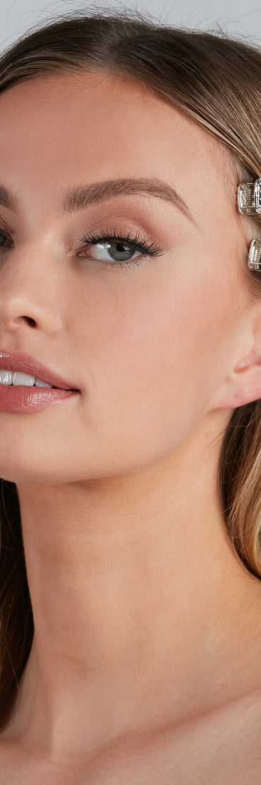 Pearl Of Chic Hair Clip Twin Pack is the perfect Homecoming look pick with on-trend details to make the 2023 HOCO dance your most memorable event yet!