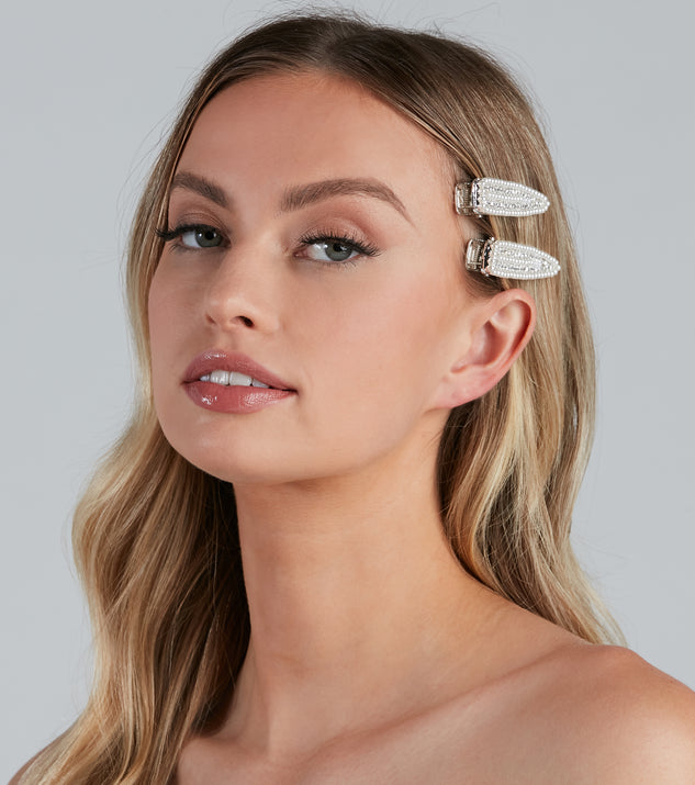 Pearl Of Chic Hair Clip Twin Pack is the perfect Homecoming look pick with on-trend details to make the 2023 HOCO dance your most memorable event yet!