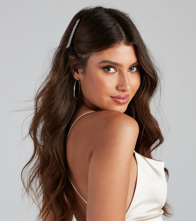 With Trendy Glitz And Glam Hair Clip as your homecoming jewelry or accessories, your 2023 Homecoming dress look will be fire!
